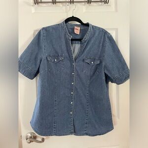 Faded Glory Vintage Light Wash Denim Short Sleeve Shirt